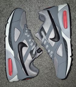 NIKE AIRMAX IVO. (make a offer)