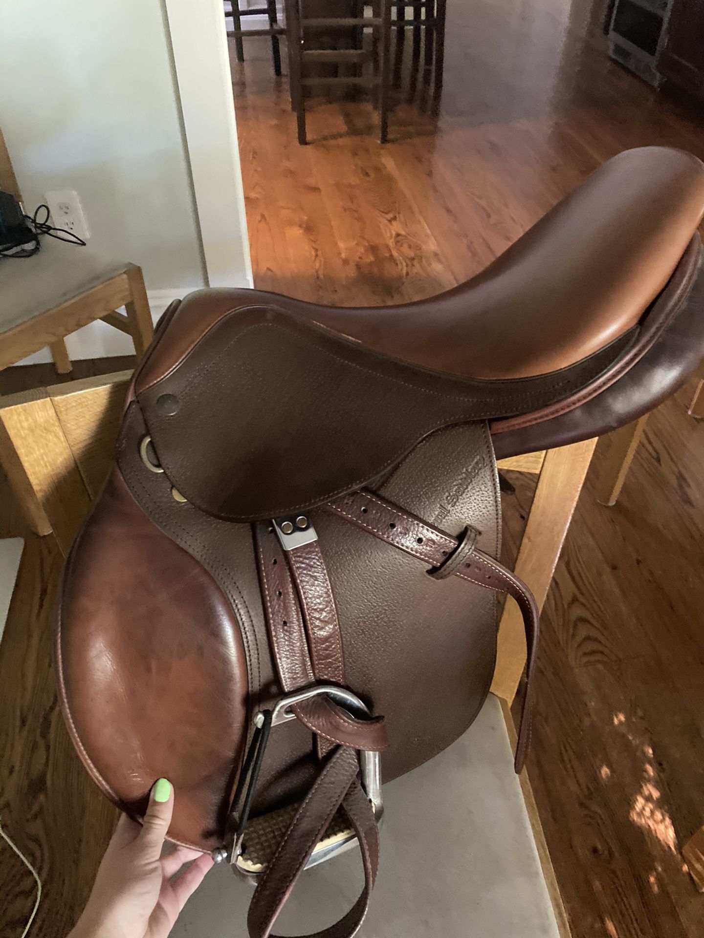 Beval LTD Close Contact Saddle