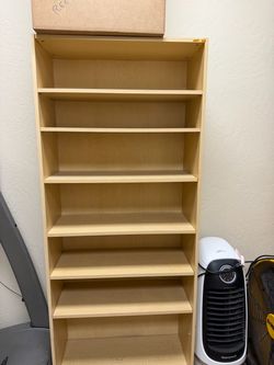 Home office shelving 20$ each 12 available
