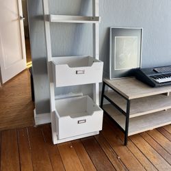 3 Tier Leaving Shelf Display 