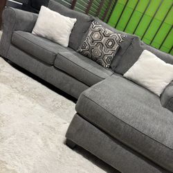 Small Grey Sectional Sofa Couch (DELIVERY AVAILABLE 