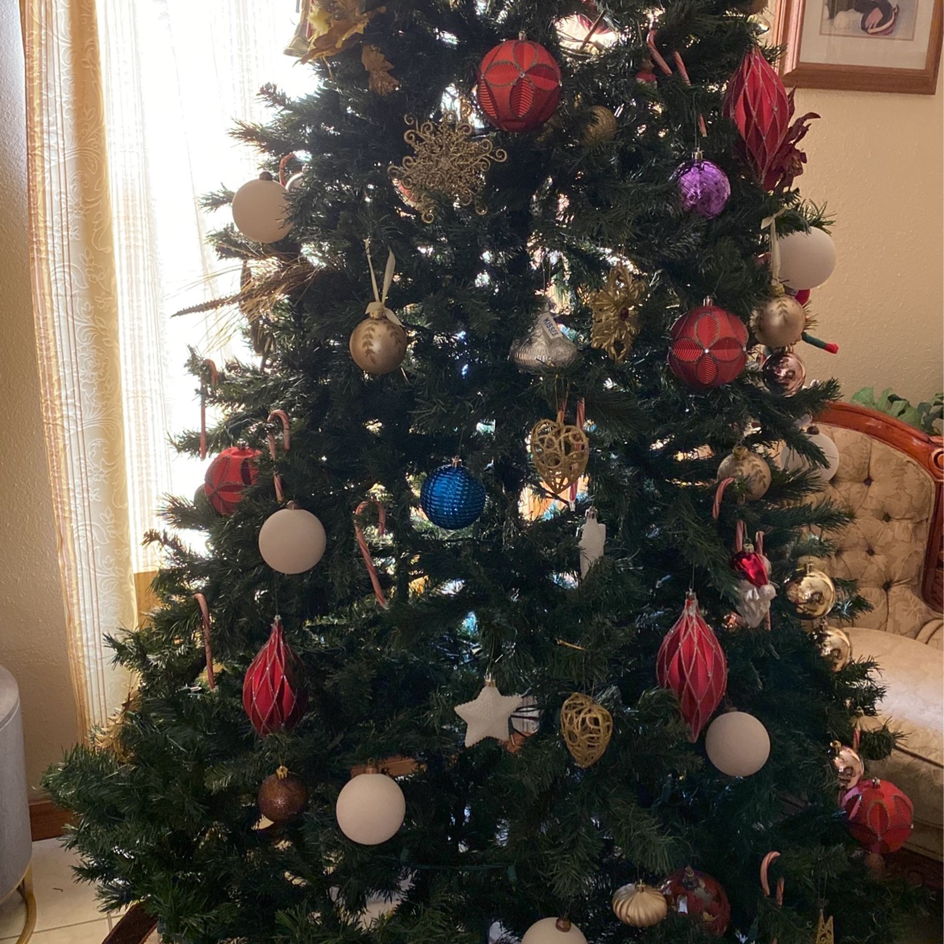 ÁRBOL $30.007/5No Tiene Luces No Incluye Decoracion