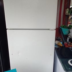 works great clean refrigerator