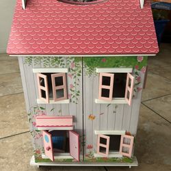 Beautiful Girls Play Doll House!