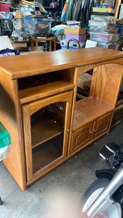Oak rolling entertainment center