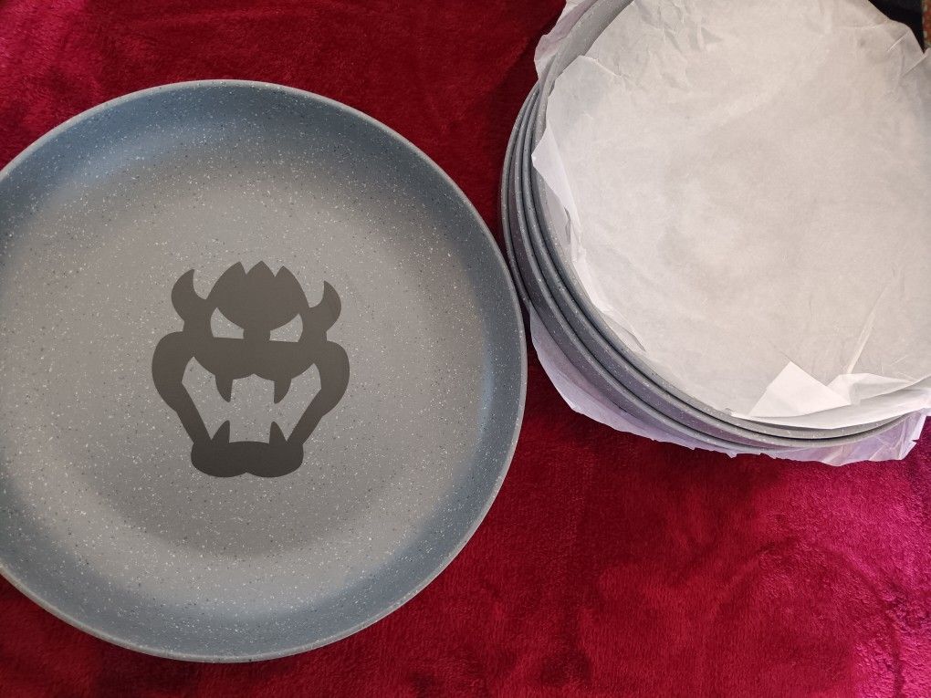 Collectible Bowzer Universal Plates