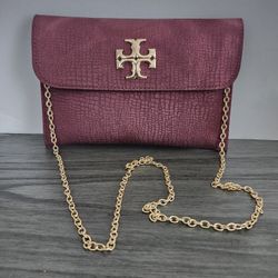 Burgundy Croc Textured Crossbody Clutch w/ Gold Chain – Elegant Evening Bag