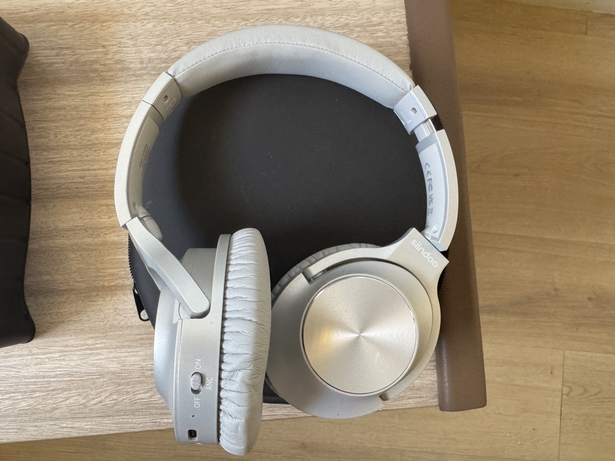 2 Headsets + Waffle Maker + Egg Boiler