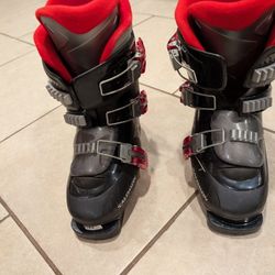 Salomon Snow Ski Boots Size4.5. 