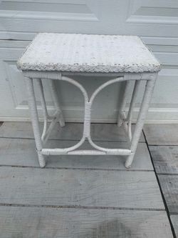 Vintage White Wicker End Table Curved Rattan Frame Cottage Coastal Decor