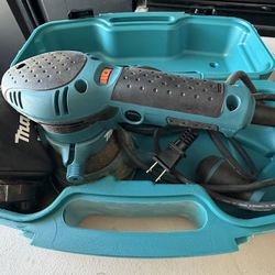 Makita BO5041 5" Random Orbit Sander - Like New