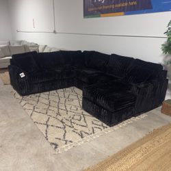 Monroe Fluffy U-Shape Sectional - Deep Seats