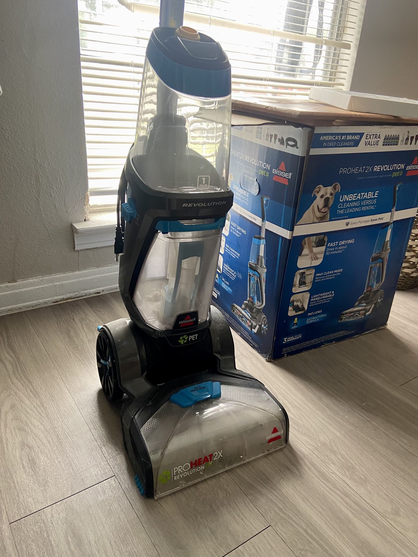 BISSELL PET CARPET CLEANER