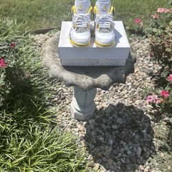 Jordan 4 Retro Vivid Sulfur 