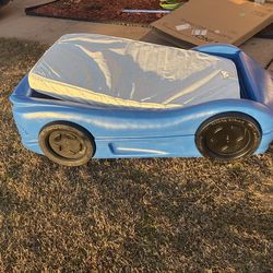 Toddler car bed with mattress