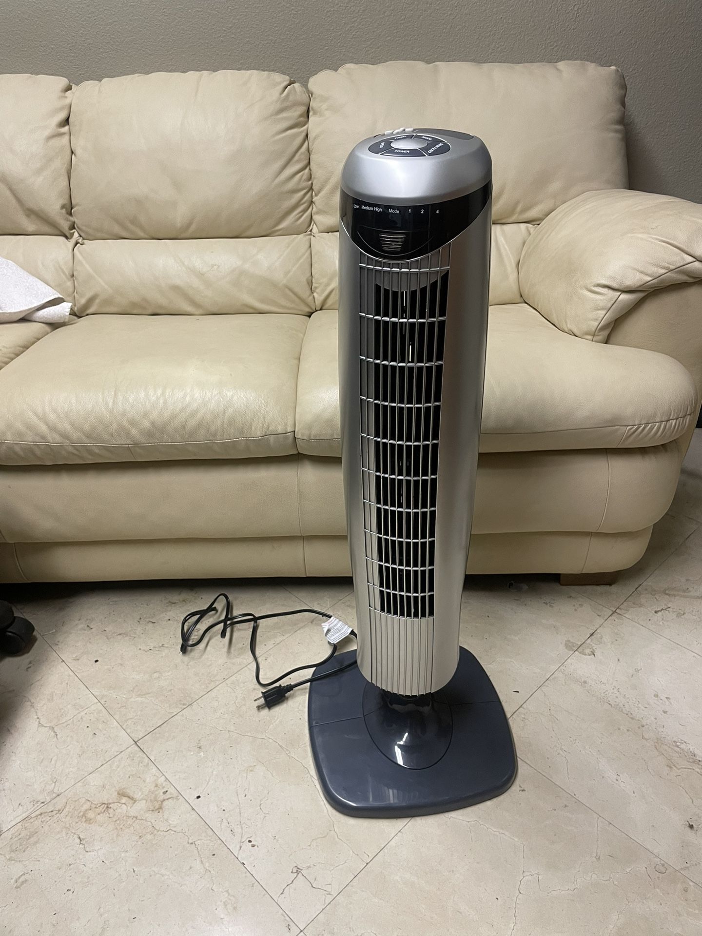 Tower Oscillating Fan 35 Inches