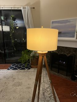 Tripod Lamp Oak Wood Legs