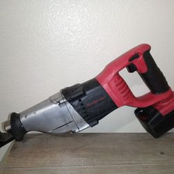SNAP-ON POWER TOOLS 18V SAWZALL ,COMES WITH ONE BATTERY. IT IS IN GREAT WORKING  CONDITION. PRICED TO SELL IMMEDIATELY