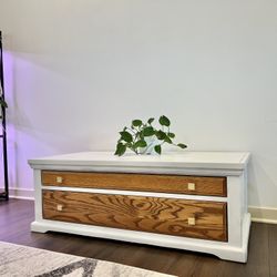 White tv Stand / Drawer