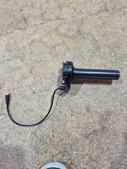Mxwraps plug and play full twist throttle