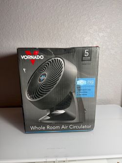 Vornado 533 Whole Room Air Circulator Fan Black 3 Speed Compact Desk Fan