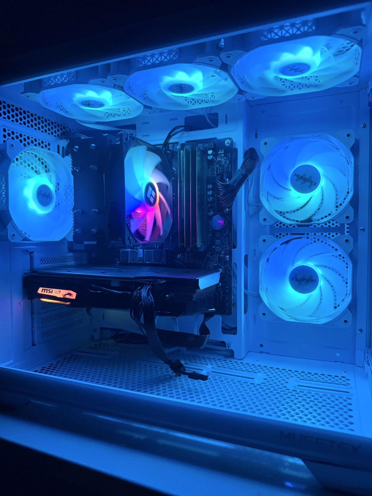 Gaming PC — Ryzen 5 5600 / GTX 1660 Ti / 32GB RAM / 500GB SSD