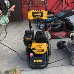 D-WALT Pressure Washer 