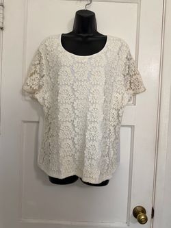 ✔️Calvin Klein Cream Floral Lace Short Sleeve Top 🌹