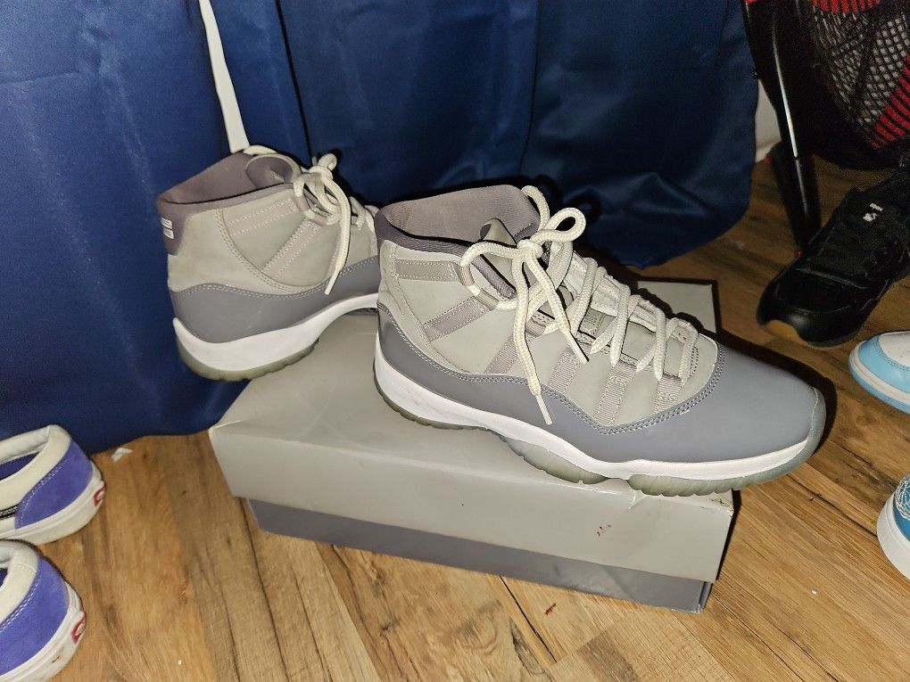 Air Jordan (Size9) Cool Greys Retro 11s