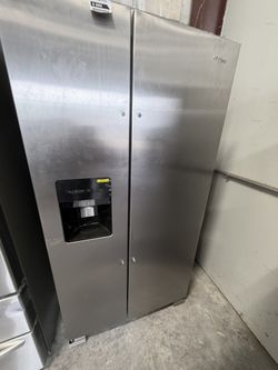 Refrigerator 