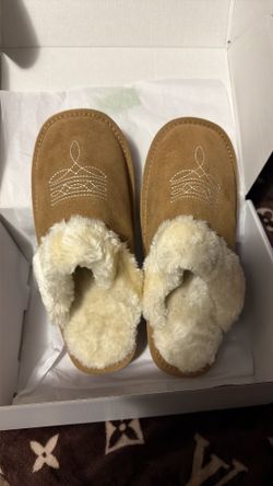 Women’s Slipper/Shoes Size 8
