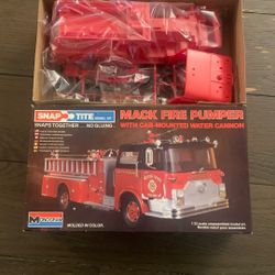 New Snap Tire Monogram Mack Fire Truck Pumper 1/32 Scale 