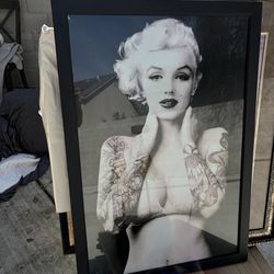 Marilyn Monroe wall poster framed pic
