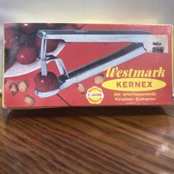 Westmark Kerner Cherry Pitter