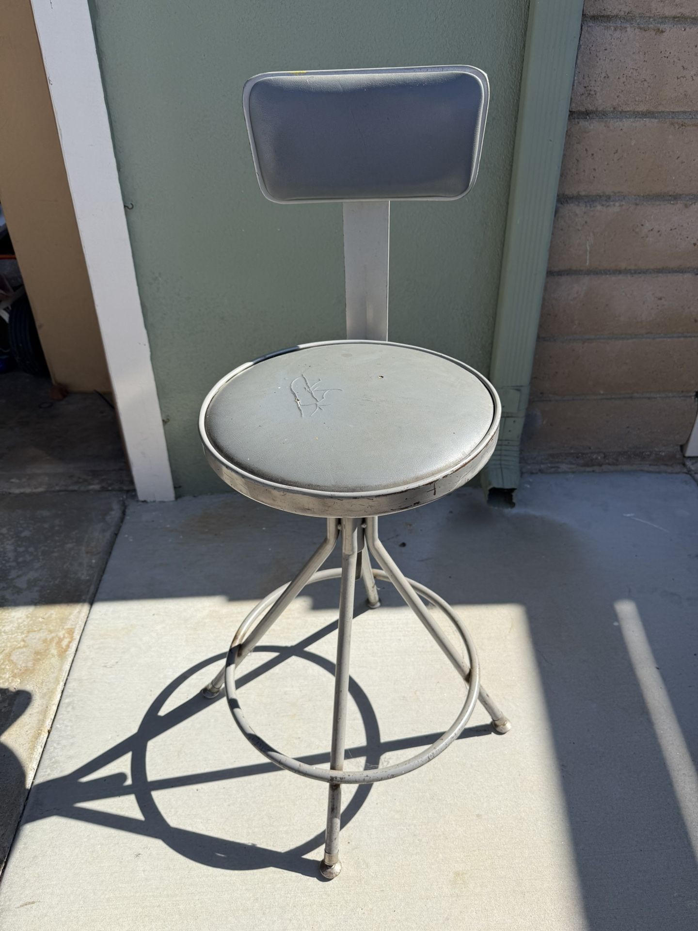 Multi use utility chair