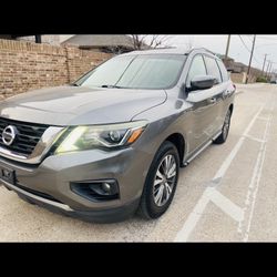 2017 Nissan Pathfinder SV