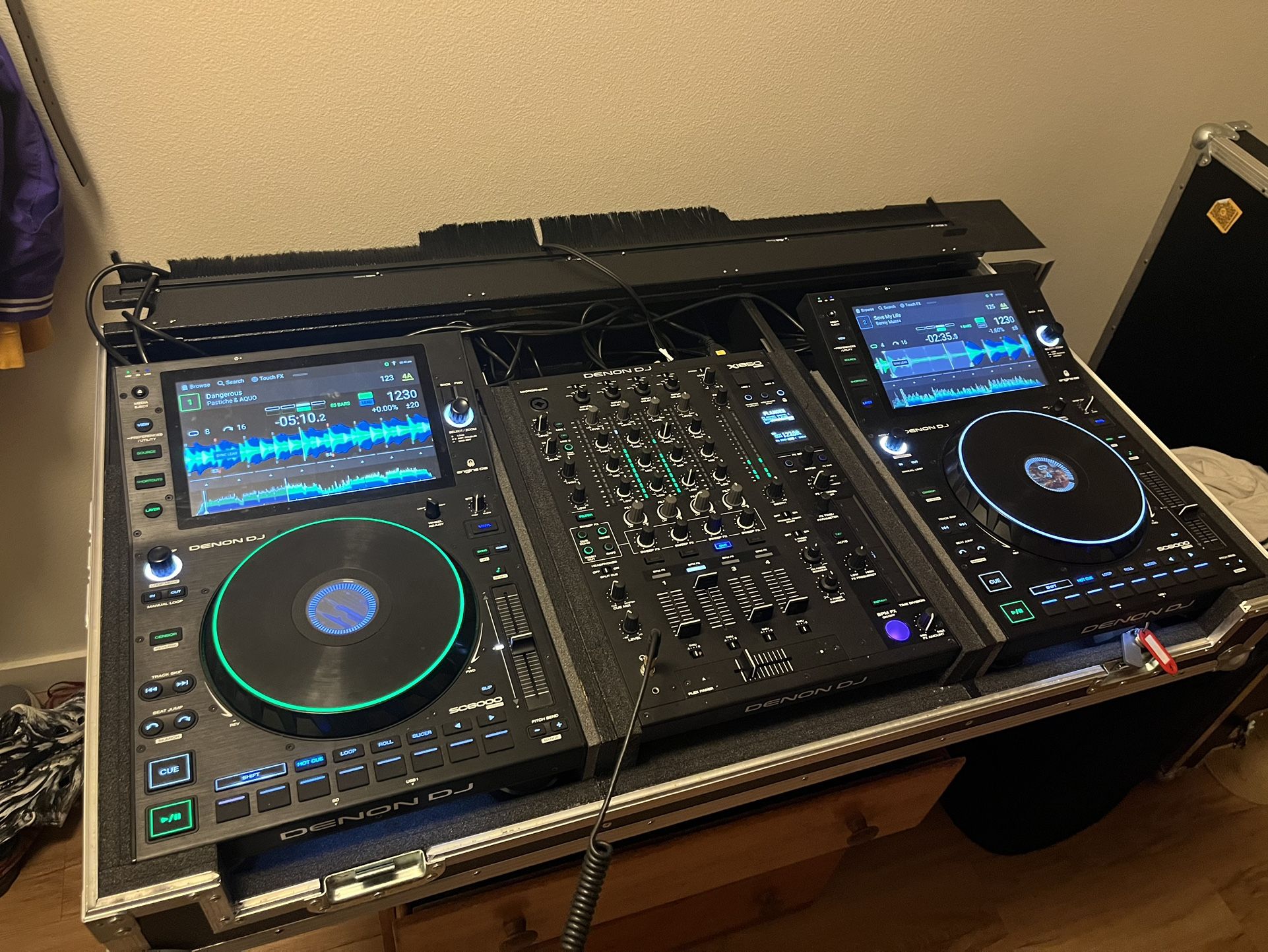 Denon Sc6000 X2 And Denon X1850 Mixer