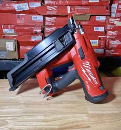 Milwaukee M18 FUEL 3-1/2 in. 18-Volt 21-Degree Lithium-Ion Brushless Cordless Framing Nailer (Tool-O