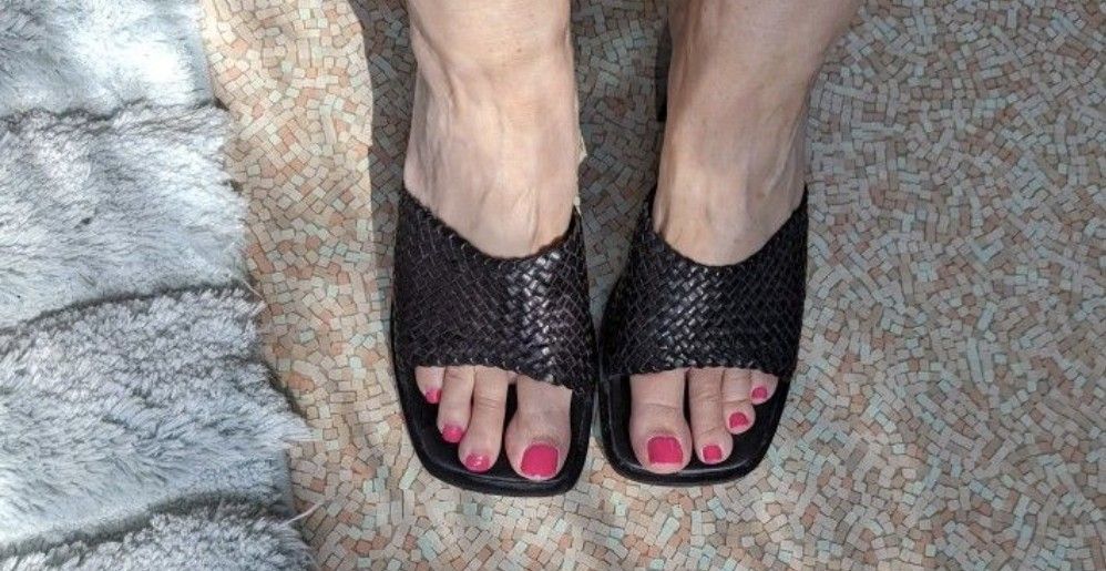 New Woman's Leather Slide Sandals 7.5 M Black