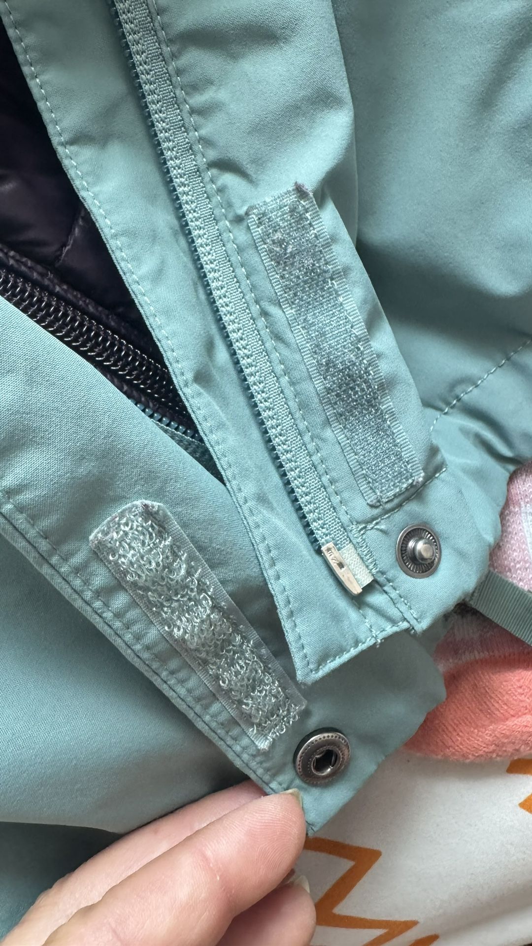 🌿 The North Face Women’s Waterproof Jacket – Size M