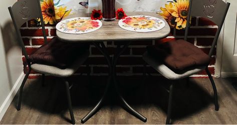 Coffee/ Bistro Table & Chairs