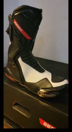 SEDICI BOOTS