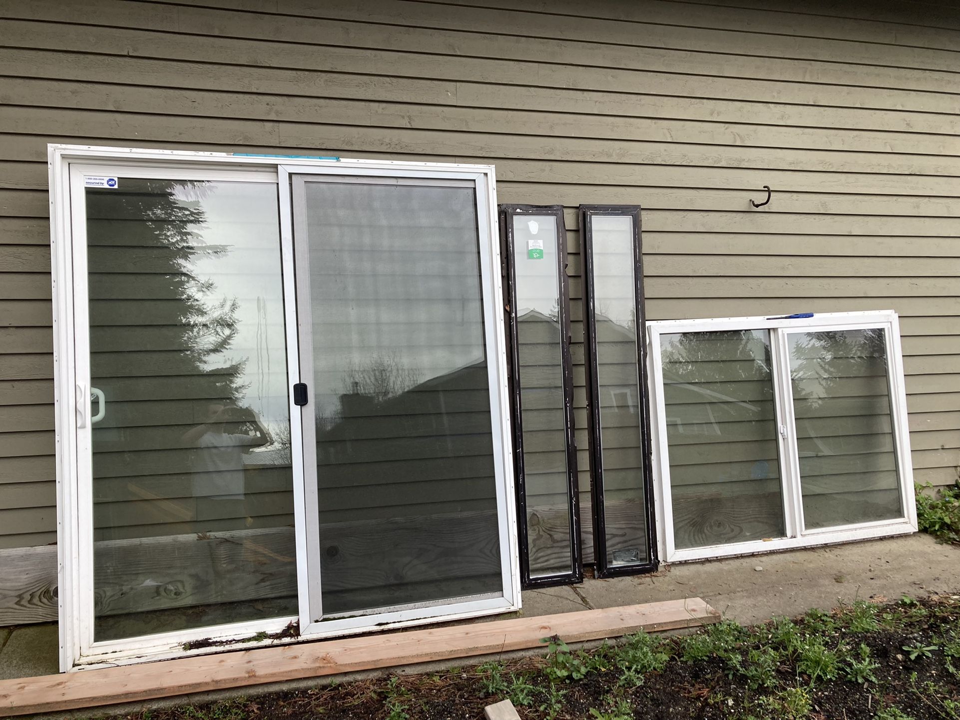 Milgard sliding door and Window for Sale in Maple Valley, WA - OfferUp