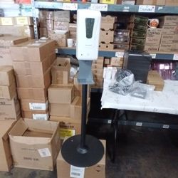 Namco 34-oz Touch-free hand sanitizer dispenser Gel