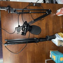 Mic And Phone Stand 5 Ft 