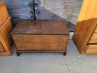 End of bed dresser stand