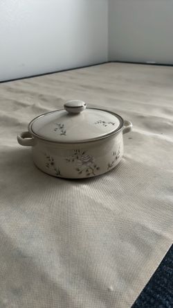 Southampton stoneware collection pot