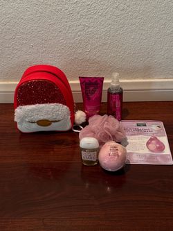 Holiday Beauty Gift Set with Santa Mini Backpack