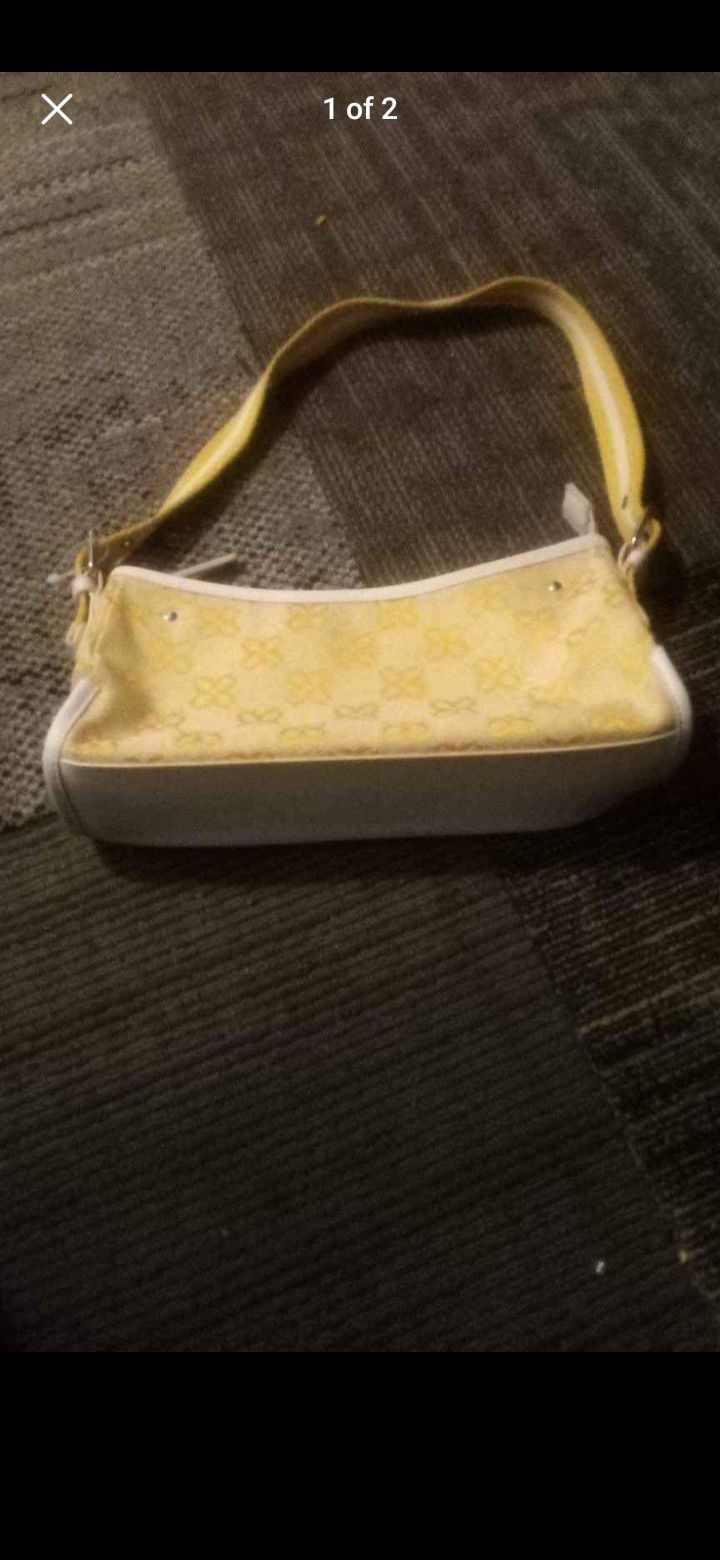 Ladies Yellow 🟡 and White 🤍 Designed Handbag 👜