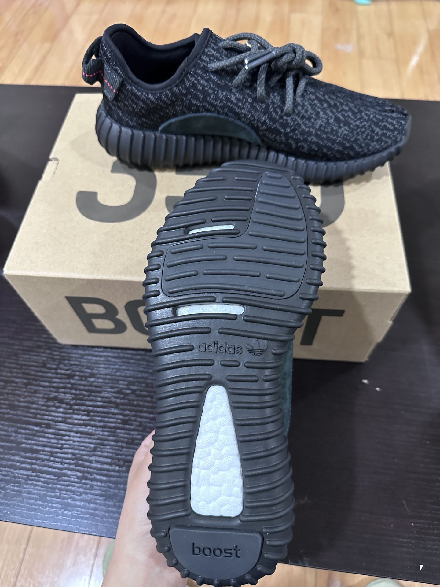 yeezy pirate black v1